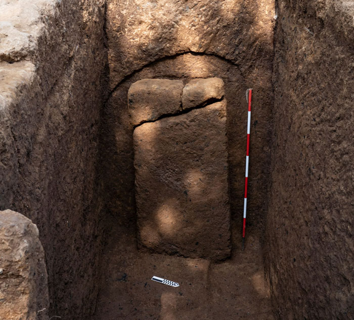 Ancient 2,600-year-old tomb uncovered in Italy showing a mysterious burial chamber during archaeological excavation. Ancient 2,600-year-old tomb uncovered in Italy showing a mysterious burial chamber during archaeological excavation.