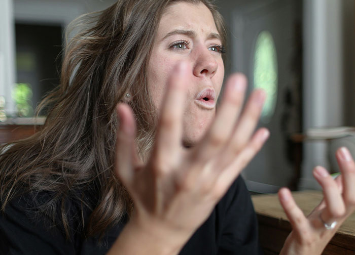 “Just Gross To Me”: 50 People Share Red Flags That They Always Look Out For In People's Homes