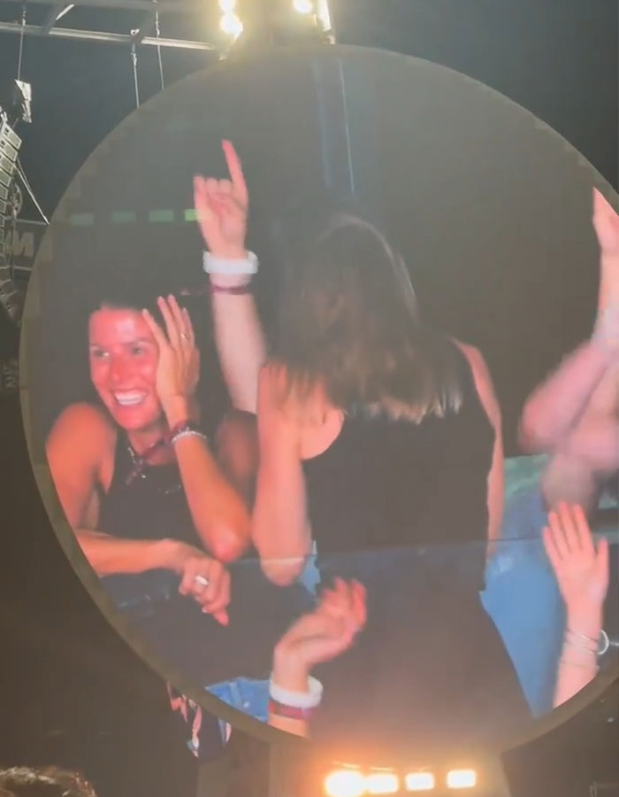 Coldplay Concert Cameraman Catches Couple Cheating On Their Partners During Show Coldplay Concert Cameraman Catches Couple Cheating On Their Partners During Show
