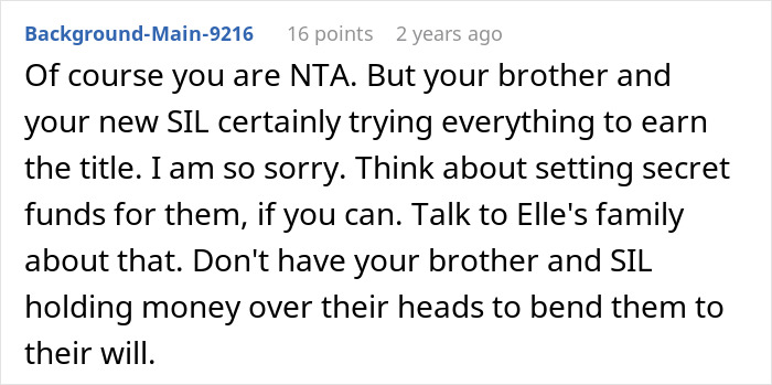 Comment discussing a situation where a guy and new wife try to erase late wife from kids’ lives, and aunt intervenes.