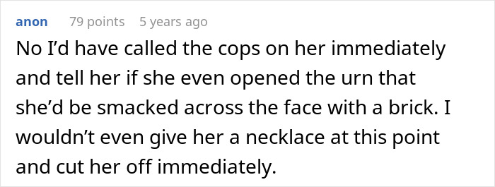 Screenshot of a forum comment discussing family drama after a grandma steals grandson’s ashes and causes conflict.