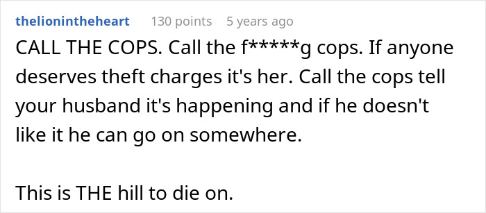 ALT text: Screenshot of a heated online comment urging to call cops over grandma stealing grandson’s ashes causing family drama.