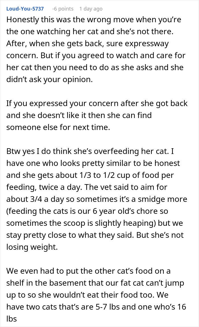 Text post discussing a woman calling her sister out over her severely overweight cat and concerns about overfeeding. Text post discussing a woman calling her sister out over her severely overweight cat and concerns about overfeeding.