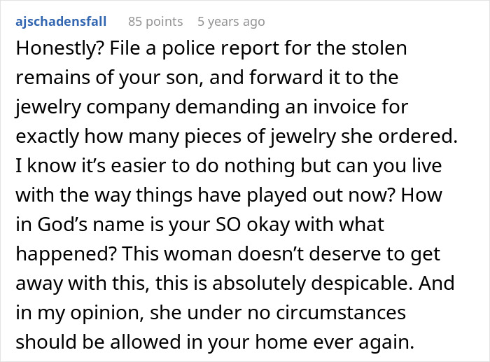 Comment discussing family drama over stolen grandson’s ashes and condemning the entitled grandma’s actions as despicable.