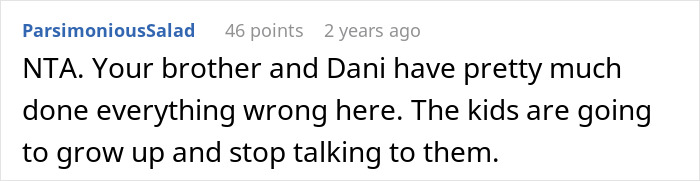 Comment discussing family conflict where a guy and new wife try to erase late wife from kids’ lives, aunt intervenes.