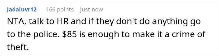 Comment discussing advice on handling a woman’s custom baby shower cake ruined in a shared fridge.