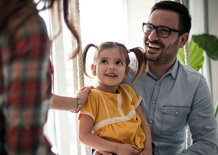 8-Year-Old’s Sleepover At Mom’s BF’s House Sparks Huge Debate Online: “So Many Red Flags Here” 8-Year-Old’s Sleepover At Mom’s BF’s House Sparks Huge Debate Online: “So Many Red Flags Here”