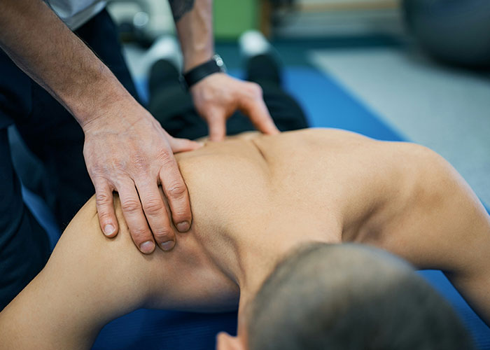 "Her Skin Was Everywhere": 40 People Share The Most Bizarre Medical Cases They Witnessed