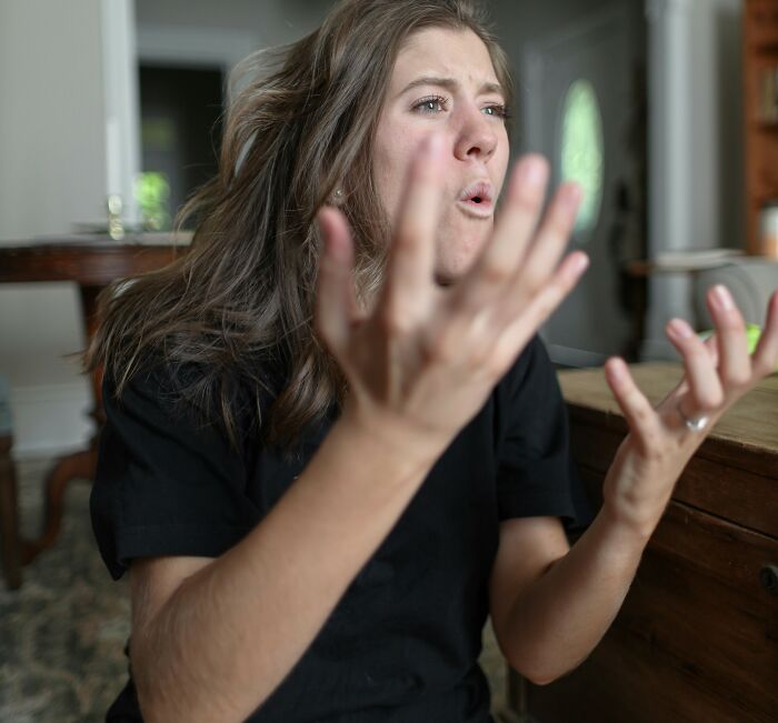 Guy Disappears On Family Right After NYE, Reappears Months Later, Expecting Wife To Welcome Him Back Guy Disappears On Family Right After NYE, Reappears Months Later, Expecting Wife To Welcome Him Back