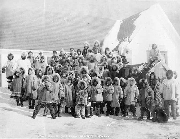 Present Day Inuits 30 Historic Photos That Capture The Unbreakable Spirit Of The Inuit ...