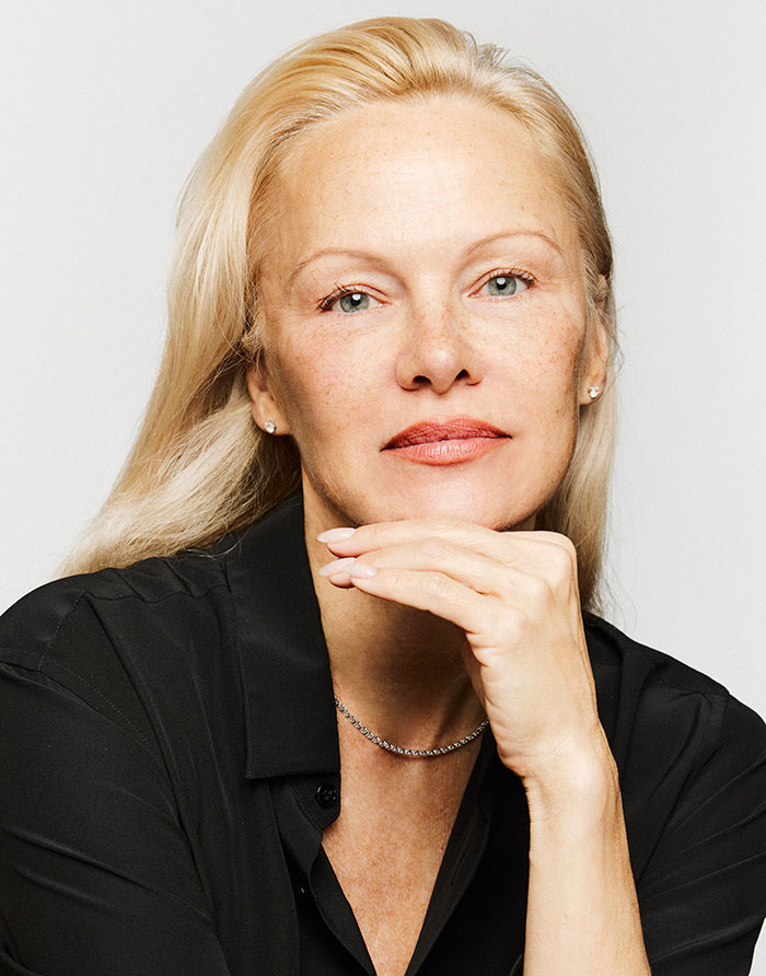 “Took My Breath Away”: 50 Stories From People Who’ve Worked Around Celebrities