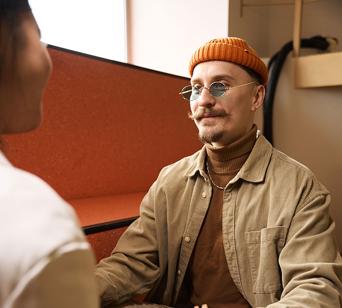 42 Single Male Behaviors That Destroy Any Hope For Romance, According To These Women