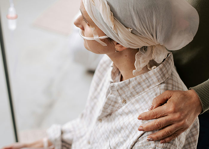 MIL Thinks DIL Asking For Help During Cancer Treatment Is 'Tacky', Gets Destroyed Online MIL Thinks DIL Asking For Help During Cancer Treatment Is 'Tacky', Gets Destroyed Online