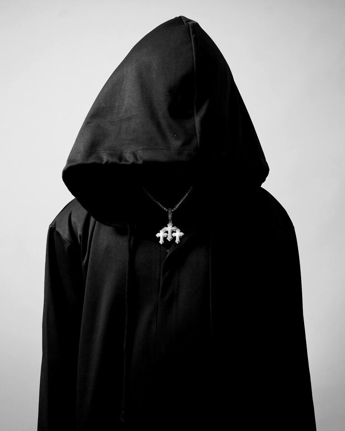 "Overheard Many Things I Probably Shouldn’t Have": Former Resort Employee Shares 50 Stories