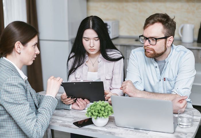 Woman Agreed To Fiancé’s Prenup, Now That She Has Millions He’s Begging Her To Forget It