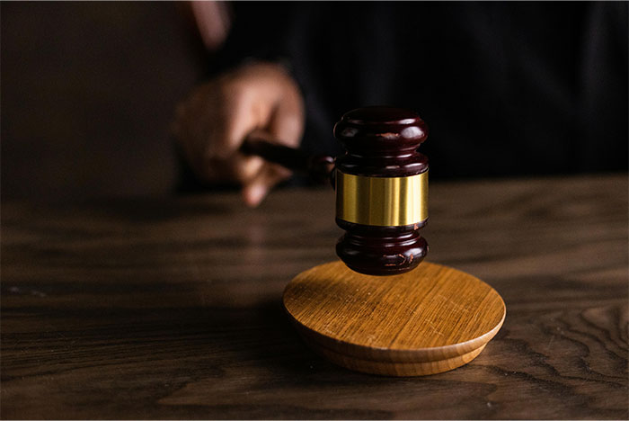 Parents Arrange Plane Seats So That Eldest Daughter Has To Babysit The Youngest, She Gets Revenge Parents Arrange Plane Seats So That Eldest Daughter Has To Babysit The Youngest, She Gets Revenge