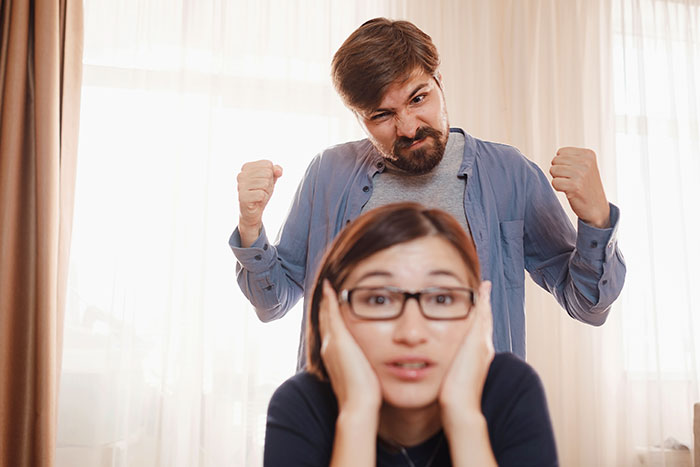 Woman Questions Boyfriend About Possible Affair, He Has A Terrifying Meltdown Woman Questions Boyfriend About Possible Affair, He Has A Terrifying Meltdown