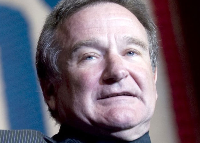 “A Total Gentleman”: 50 Times People Ran Into Celebrities And Had The Wildest Experiences