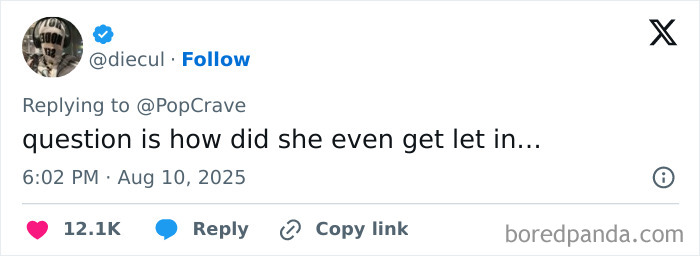 Tweet from user diecul questioning how an irresponsible mom was allowed in during a singer's concert incident. Tweet from user diecul questioning how an irresponsible mom was allowed in during a singer's concert incident.