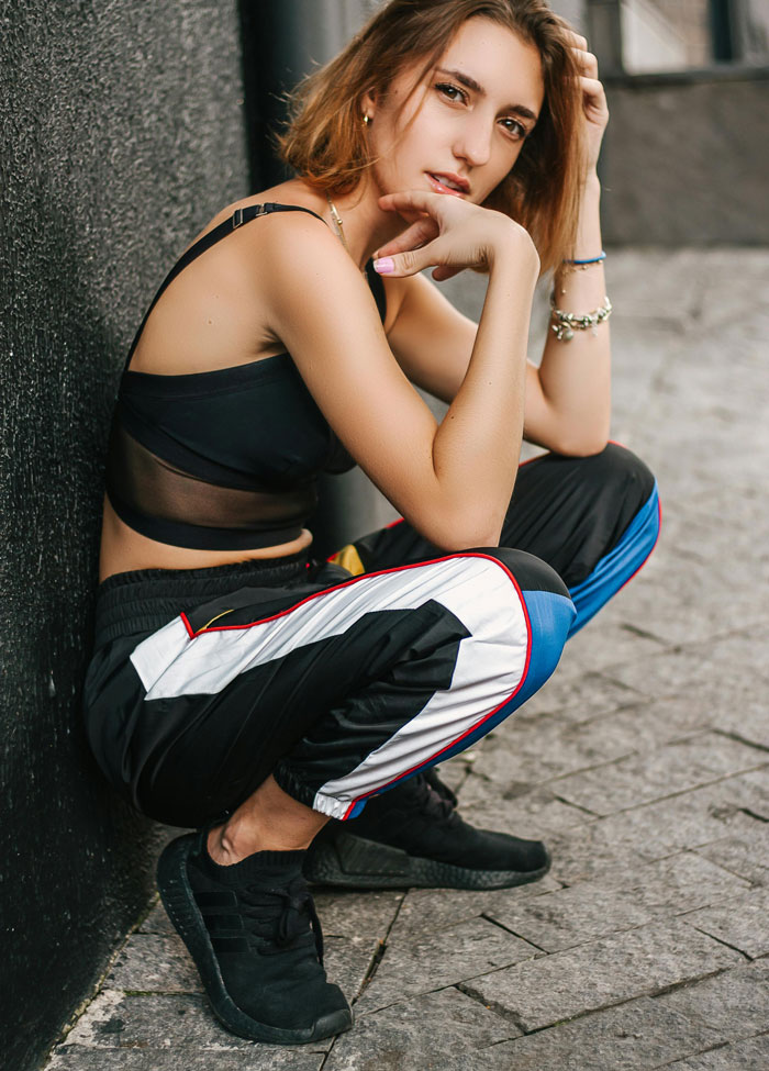 44 Ways Americans Out Themselves In Public Without Even Realizing It