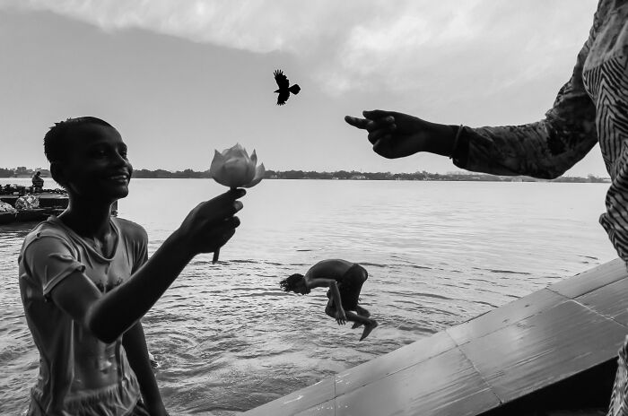 30 Timeless Black & White Moments To Celebrate World Photography Week By Ayanava Sil