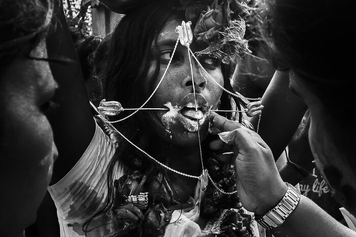 30 Timeless Black & White Moments To Celebrate World Photography Week By Ayanava Sil