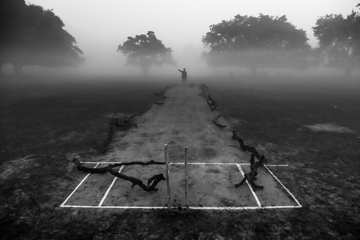 30 Timeless Black & White Moments To Celebrate World Photography Week By Ayanava Sil