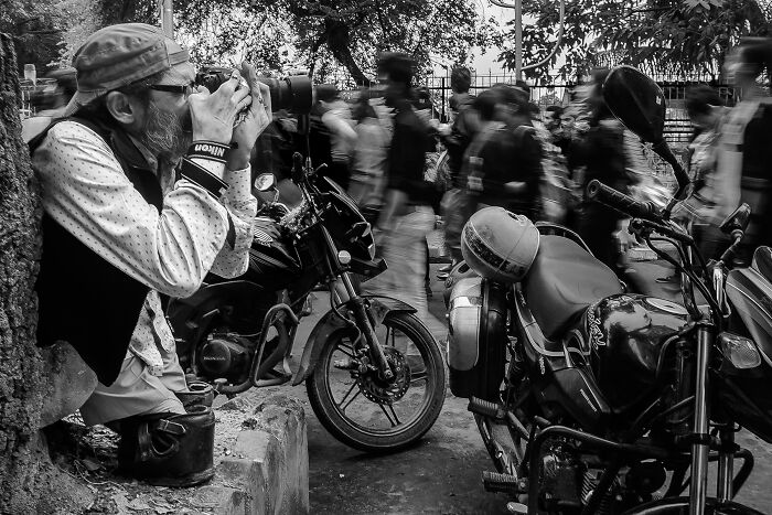 30 Timeless Black & White Moments To Celebrate World Photography Week By Ayanava Sil