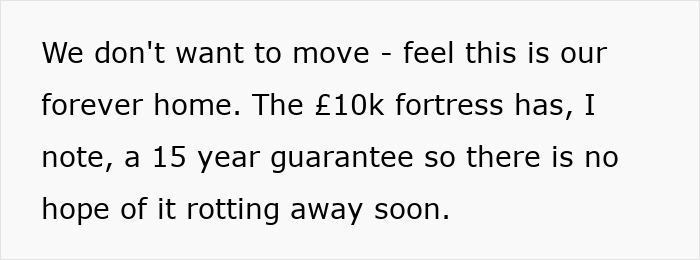 Text about woman frustrated that neighbor's kids' playhouse is bigger and affects her privacy, describing a £10k sturdy structure. Text about woman frustrated that neighbor's kids' playhouse is bigger and affects her privacy, describing a £10k sturdy structure.