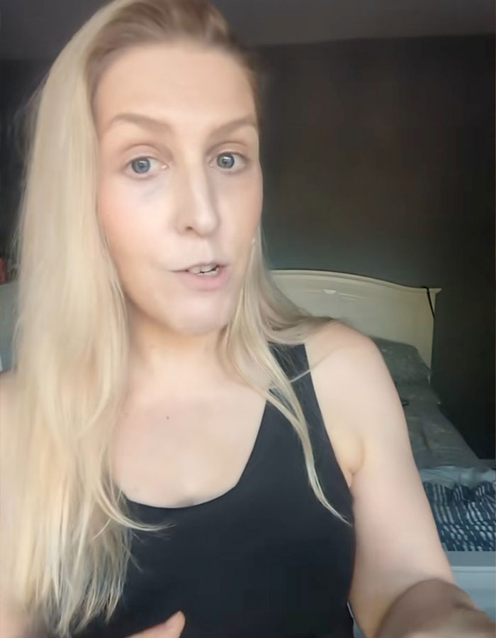 Woman sharing her worst experience with a bored child on flight, sparking passenger debate and discussion. Woman sharing her worst experience with a bored child on flight, sparking passenger debate and discussion.