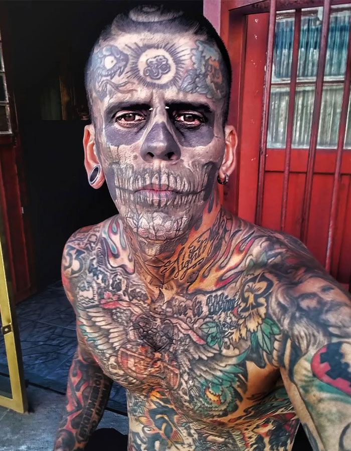Tattooed man known as Brazilian Steve-O showing his dramatic new look after tattoo removal in natural light. Tattooed man known as Brazilian Steve-O showing his dramatic new look after tattoo removal in natural light.