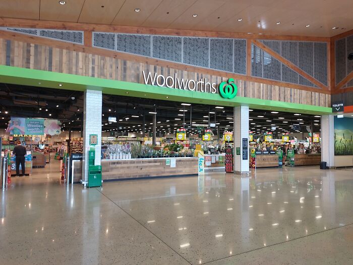 “KFC Decided To Give Out Free Chicken For 1 Day”: 44 Absolutely Tragic PR Catastrophes