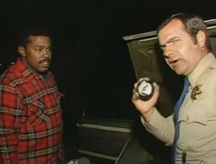 People Recall 42 Innocent Videos That Hide Creepy And Disturbing Stories Behind Their Scenes