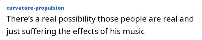 Screenshot of an online comment discussing the possibility of people being real despite Will Smith faking crowds with AI. Screenshot of an online comment discussing the possibility of people being real despite Will Smith faking crowds with AI.
