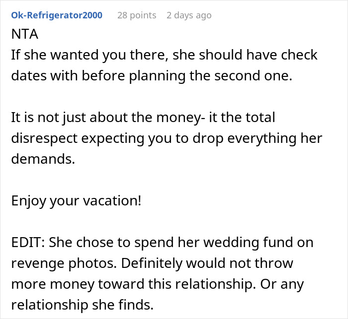 Screenshot of online comment discussing a man shelling out $22,500 for daughter’s failed wedding and skipping the real one. Screenshot of online comment discussing a man shelling out $22,500 for daughter’s failed wedding and skipping the real one.