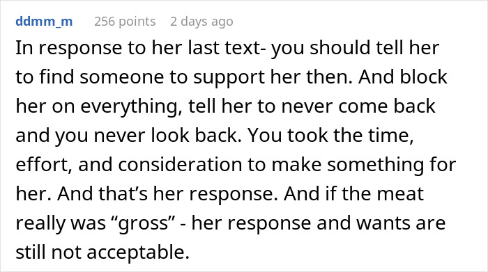 Reddit comment discussing a woman going nuclear after boyfriend dumps her for throwing away dinner he made.