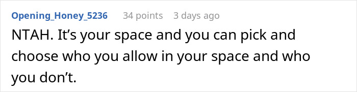 Comment text discussing neighbor refusing tourists use of patio and Airbnb host calling it discrimination on a forum. Comment text discussing neighbor refusing tourists use of patio and Airbnb host calling it discrimination on a forum.