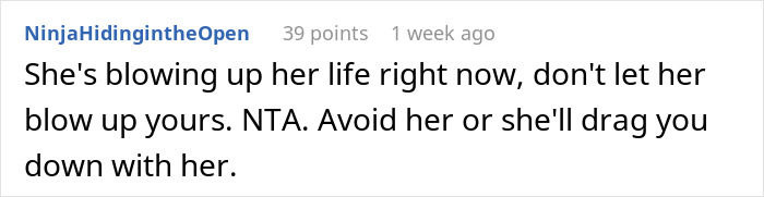 Screenshot of a social media comment warning to avoid toxic behavior after a teen shows up at best friend’s door at 4 AM. Screenshot of a social media comment warning to avoid toxic behavior after a teen shows up at best friend’s door at 4 AM.