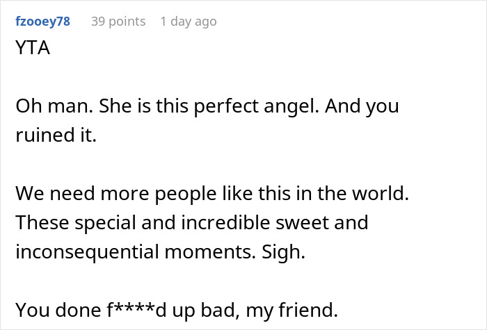 ALT text: Online comment discussing worker confronting woman over bizarre lunchtime ritual and office criticism debate