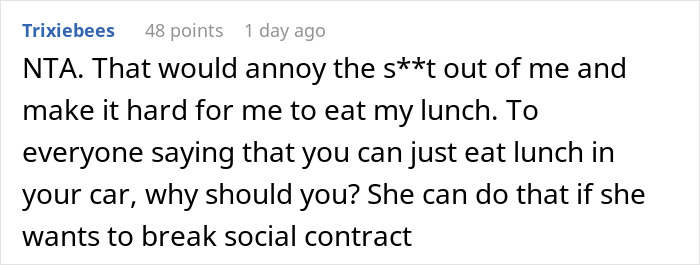 Screenshot of an online comment discussing a worker confronting a woman over a bizarre lunchtime ritual at the office.
