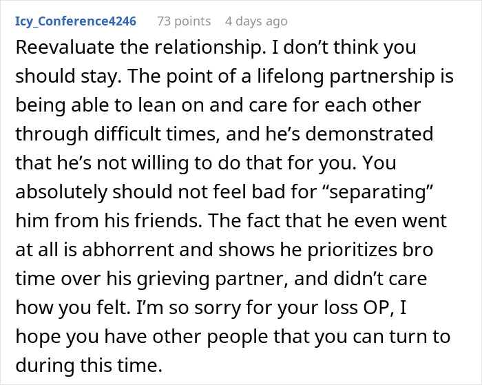 Text comment advising to reevaluate relationship after woman’s mother’s death reveals boyfriend’s true character and lack of support.