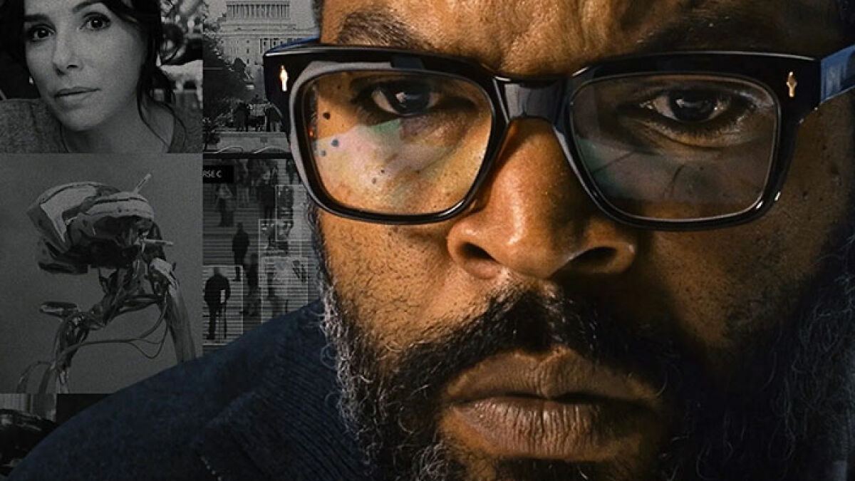 Close-up of Ice Cube wearing glasses in a promotional image for War of the Worlds after 0% score on Rotten Tomatoes.