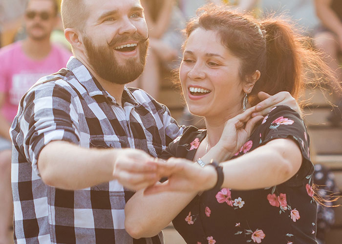 "Cheated On Her With Her Aunt": 44 Times People Couldn't Believe What They Found Out About Friends