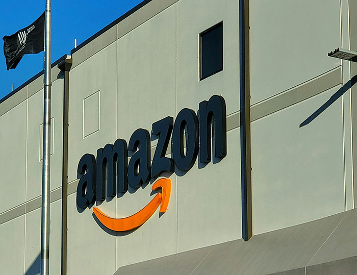 Guy Says He Made $3M Writing 1,500 AI Books, Gets Absolutely Destroyed Online Guy Says He Made $3M Writing 1,500 AI Books, Gets Absolutely Destroyed Online