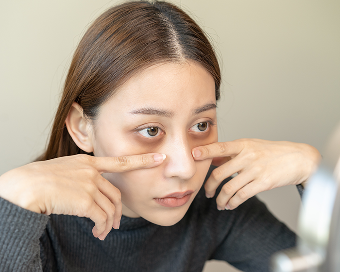 New “Tired Girl” Beauty Trend Is Going Viral Among Gen Z Women, Sparking Hilarious Reactions New “Tired Girl” Beauty Trend Is Going Viral Among Gen Z Women, Sparking Hilarious Reactions