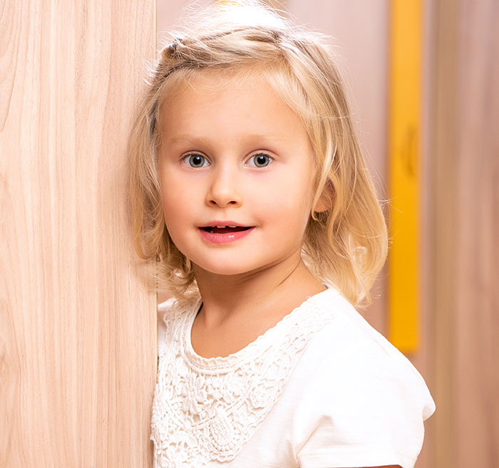 “I Wanted To Bury Myself”: 45 Hilarious Times Kids Publicly Humiliated Their Parents