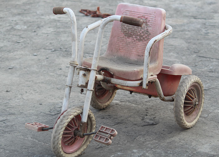 43 Long-Haul Truckers Reveal Nightmarish Encounters That Still Haunt Them