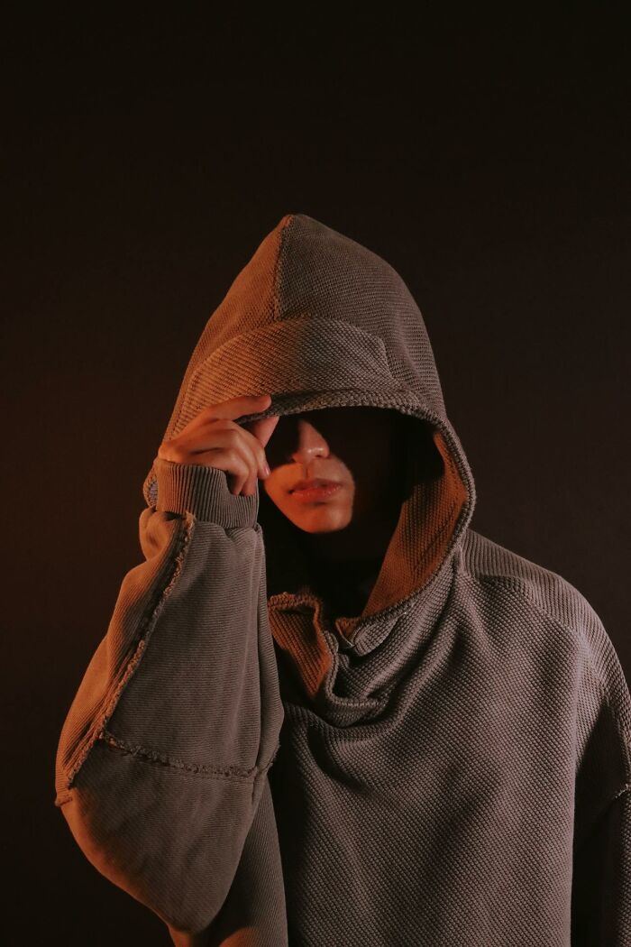 "All The Other Nurses Turn White": 39 Unexplainable Things These Night Shift Workers Experienced