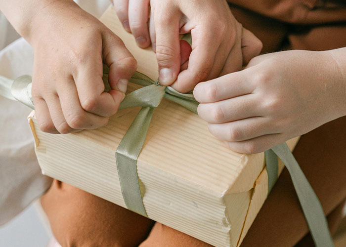 Dad Stands Up To His Sister After She Says His Girls Made Their Cousin Feel Poor