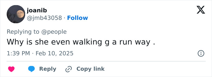 Anna Delvey walking NYFW runway wearing a bold outfit and visible ankle monitor, sparking social media buzz. Anna Delvey walking NYFW runway wearing a bold outfit and visible ankle monitor, sparking social media buzz.